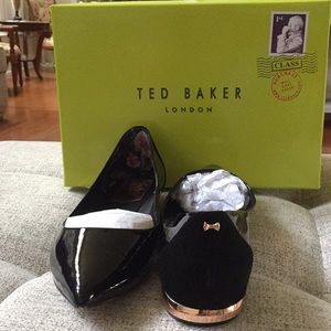 Ted Baker Izlar Flats Size 9.5